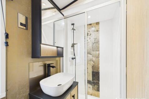 Cam02173g0 Pr0277 Still013