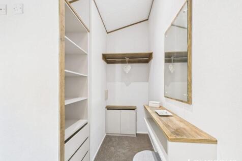 Cam02173g0 Pr0280 Still047