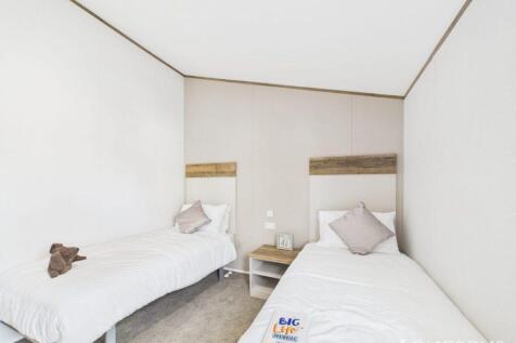 Cam02173g0 Pr0280 Still051