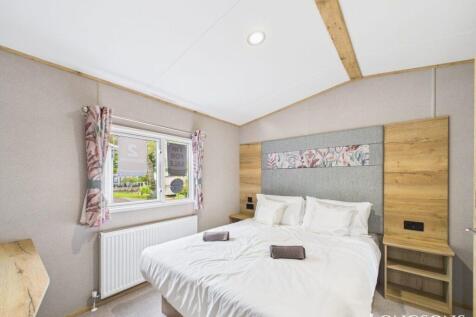 Cam02173g0 Pr0280 Still008