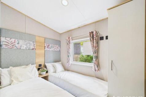 Cam02173g0 Pr0280 Still010