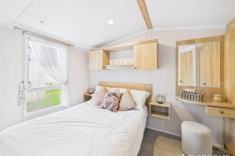 Cam02173g0 Pr0278 Still040