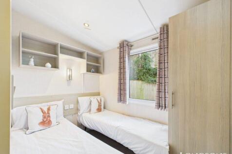 Cam02173g0 Pr0278 Still027