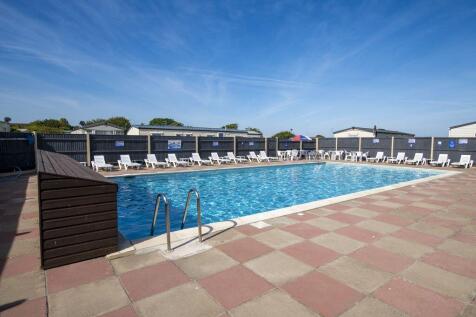 2022 Pakefield Suffolk Outdoor Pool Empty (1)