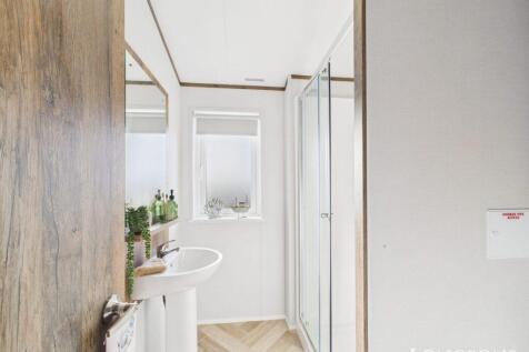 Cam02173g0 Pr0274 Still056