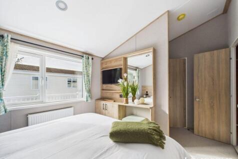 Cam02173g0 Pr0276 Still038