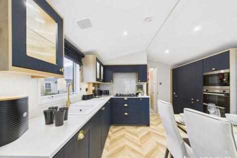 Cam02173g0 Pr0277 Still083