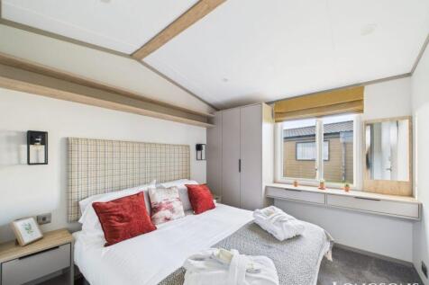 Cam02173g0 Pr0277 Still029