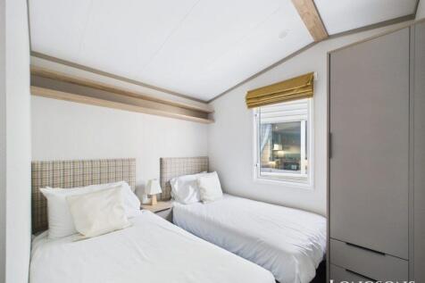 Cam02173g0 Pr0277 Still030