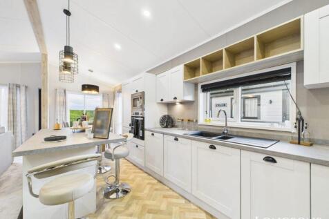 Cam02173g0 Pr0277 Still068