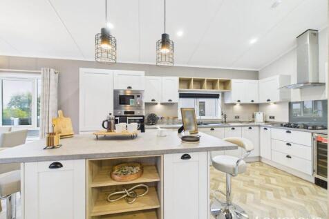 Cam02173g0 Pr0277 Still066