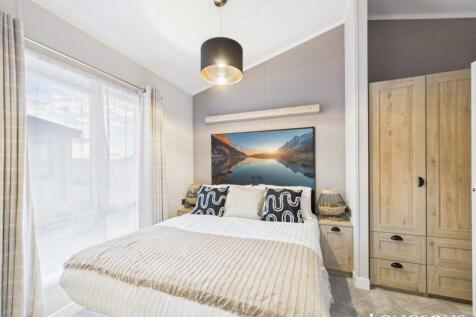 Cam02173g0 Pr0277 Still069