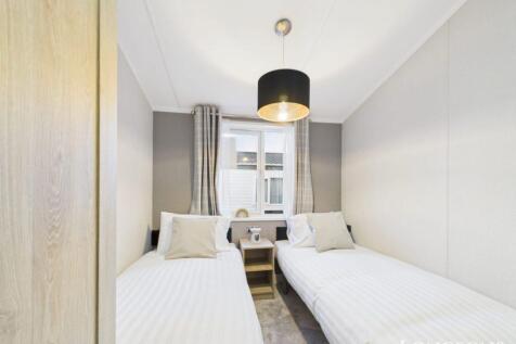 Cam02173g0 Pr0277 Still075