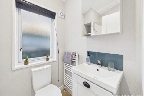 Cam02173g0 Pr0277 Still070