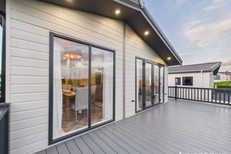 Cam02173g0 Pr0277 Still077