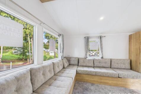 Cam02173g0 Pr0279 Still007