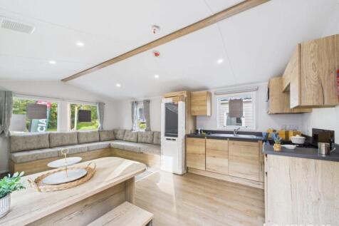 Cam02173g0 Pr0279 Still004