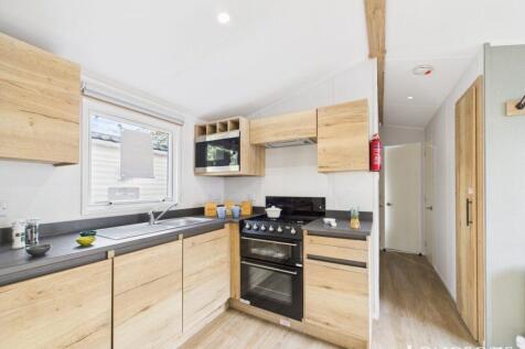 Cam02173g0 Pr0279 Still005