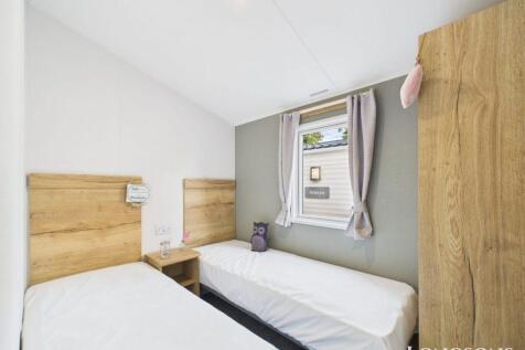 Cam02173g0 Pr0279 Still012