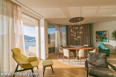 Penthouse 0310-24