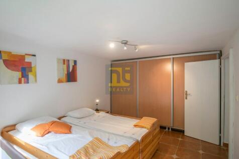 Muo_Stone_House