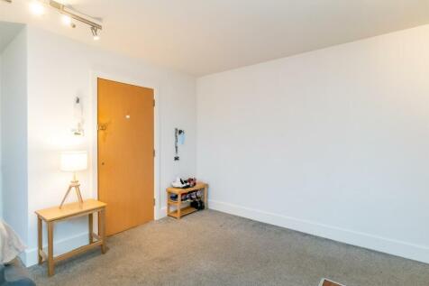 Open Plan Living Room/Kitchen