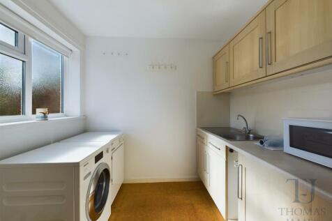 CAM03997G0-PR0024-STILL012.jpg