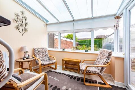 8 Morton Close-19.jpg