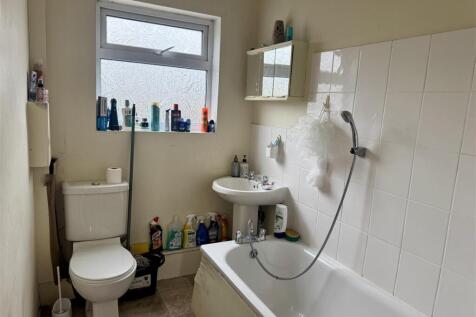 Bathroom - Flat.jpg