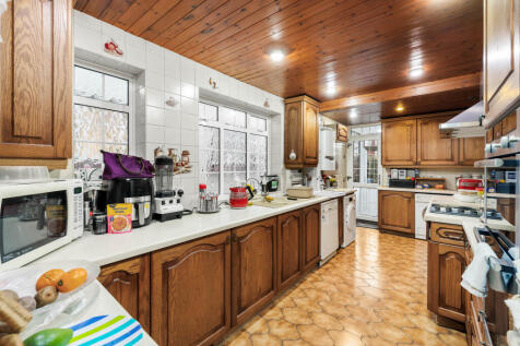 254 Green Lane Less than 3MB-20.jpg