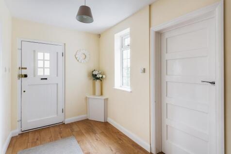 Entrance hall.jpg