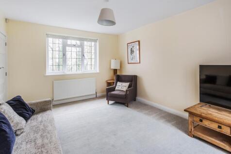 Living room 2.jpg