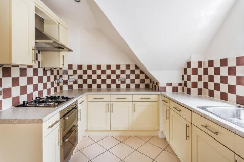 Kitchen 2.jpg