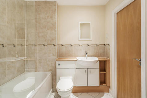 Bathroom 1.jpg
