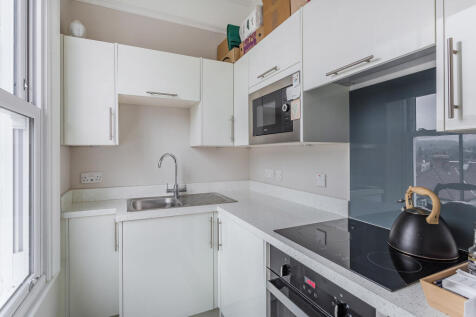 Kitchen 1.jpg