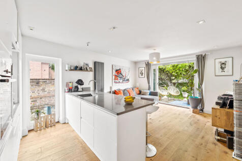 Flat 1, Stone Court Less than 3MB-4.jpg