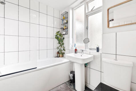 Flat 1, Stone Court Less than 3MB-2.jpg