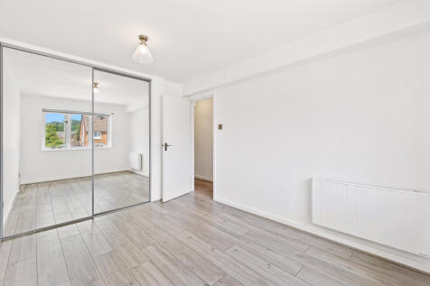 Bedroom pic 3.jpg