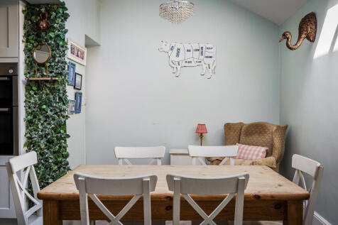 Kitchen Dining 6.jpg