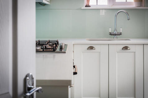 Kitchen 1.jpg