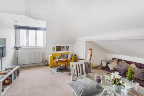 Living room 1.jpg