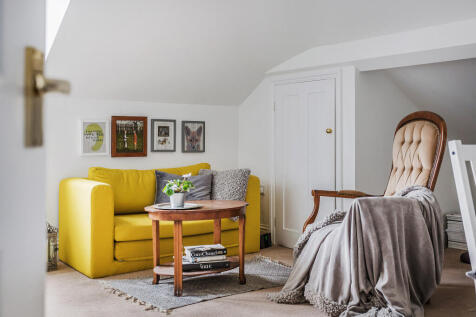 Living room 4.jpg