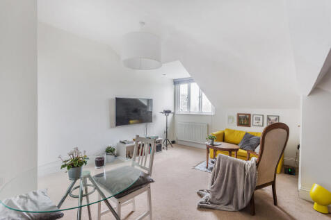 Living room 2.jpg