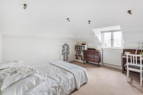 Bedroom 2 2.jpg