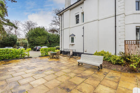 Courtyard 1.jpg