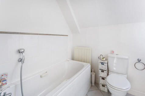 Family bathroom.jpg