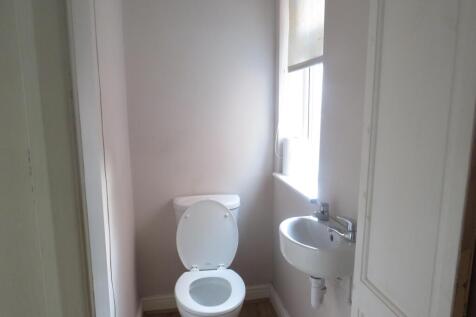 Cloakroom/wc
