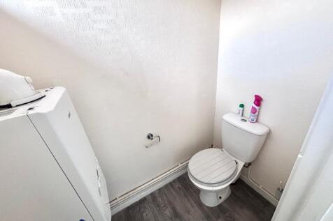 Cloakroom/wc