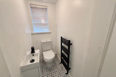 Cloakroom/wc