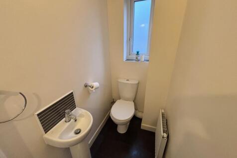 Cloakroom/wc